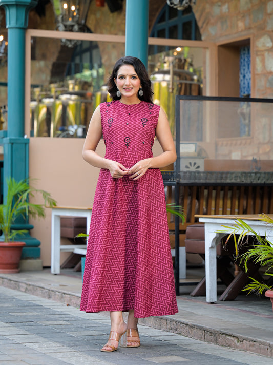 Maroon pure cotton long sleevless frock.